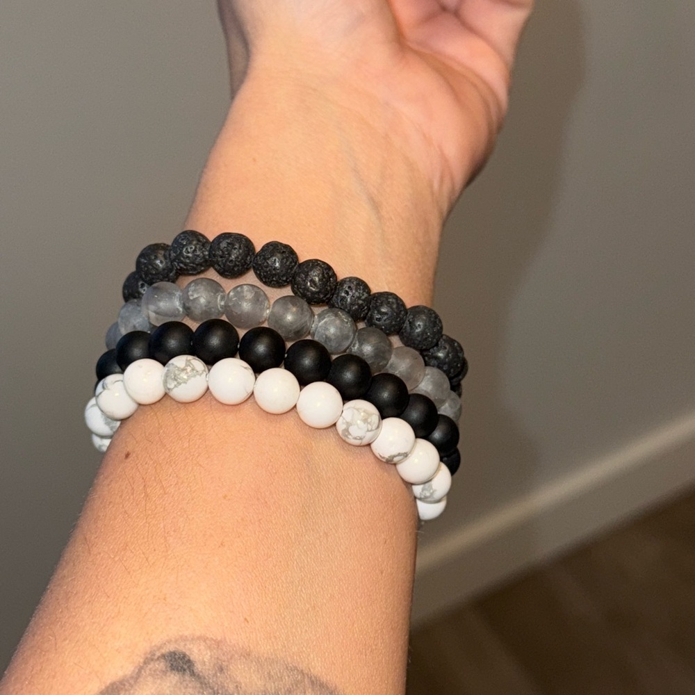Black and White Beaded Bracelets Set